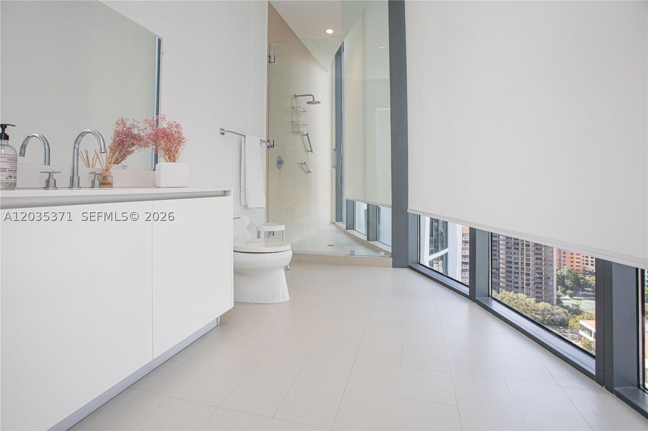 Real estate property located at 2821 Bayshore Dr #20D, Miami-dade, Two Park Grove Condo, Miami, FL