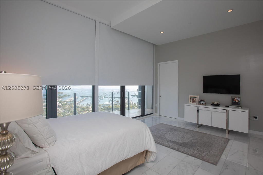Real estate property located at 2821 Bayshore Dr #20D, Miami-dade, Two Park Grove Condo, Miami, FL