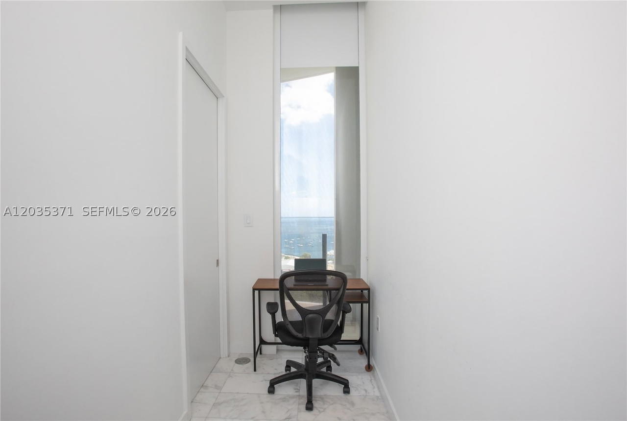 Real estate property located at 2821 Bayshore Dr #20D, Miami-dade, Two Park Grove Condo, Miami, FL