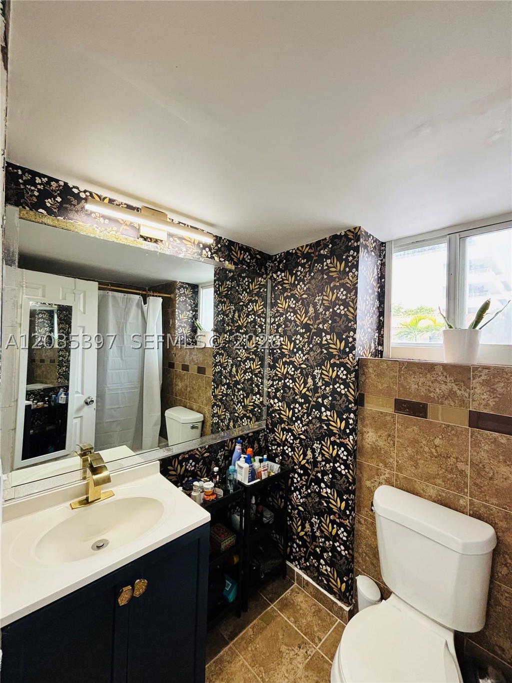 Real estate property located at 1255 Collins Ave #208, Miami-dade, Islander Condo Apts, Miami Beach, FL