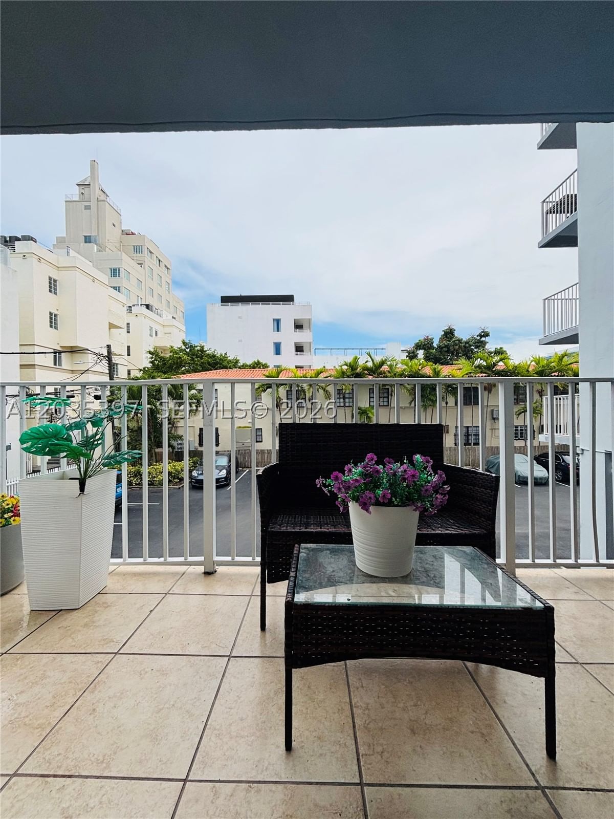Real estate property located at 1255 Collins Ave #208, Miami-dade, Islander Condo Apts, Miami Beach, FL