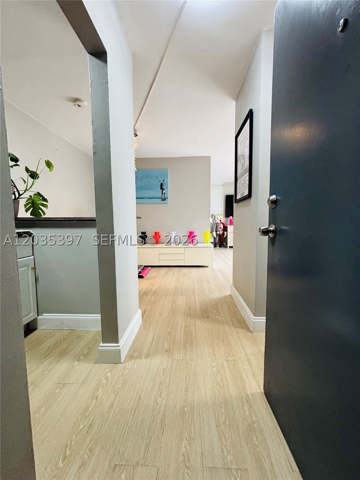 Real estate property located at 1255 Collins Ave #208, Miami-dade, Islander Condo Apts, Miami Beach, FL