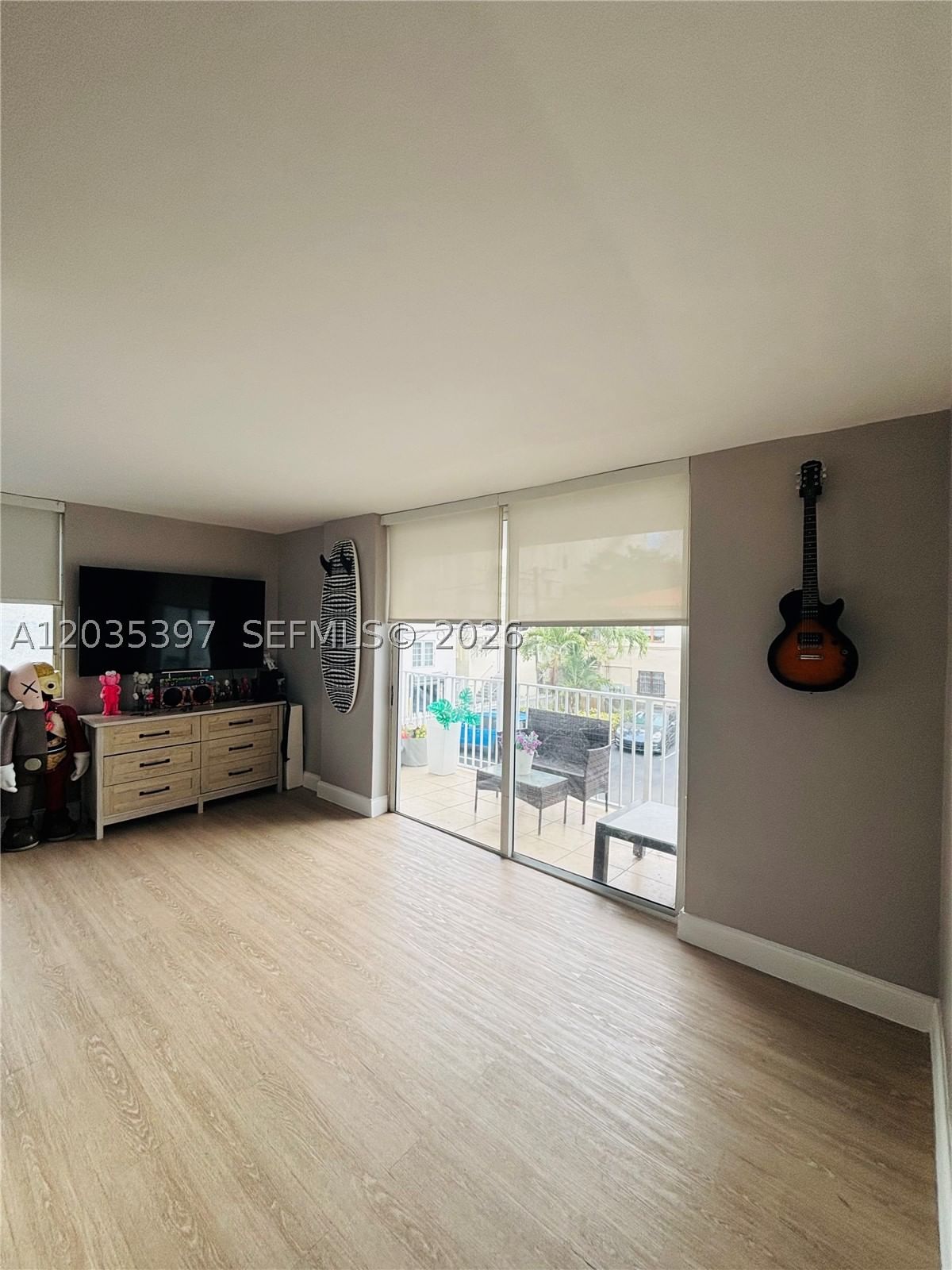 Real estate property located at 1255 Collins Ave #208, Miami-dade, Islander Condo Apts, Miami Beach, FL