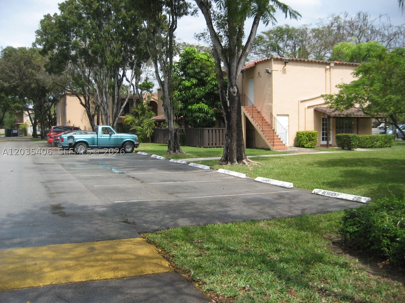 Real estate property located at 10790 Kendall Dr C-24, Miami-dade, Spanish Trace Condo, Miami, FL