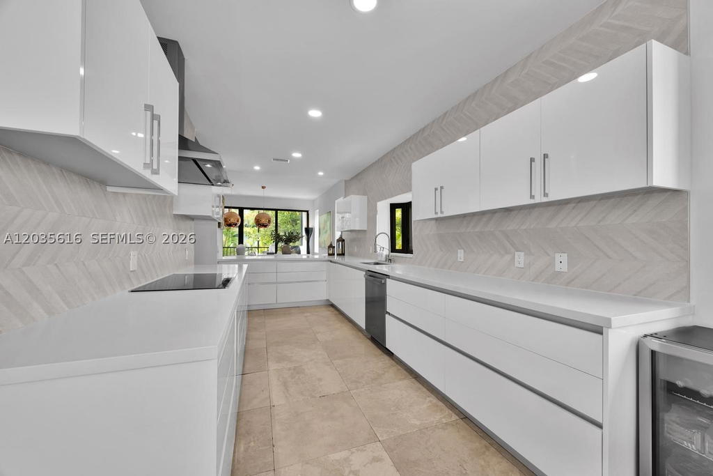 Real estate property located at 2000 Bayshore Dr #65, Miami-dade, L Hermitage, Miami, FL