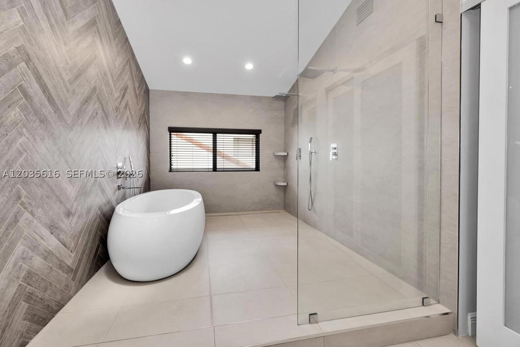 Real estate property located at 2000 Bayshore Dr #65, Miami-dade, L Hermitage, Miami, FL