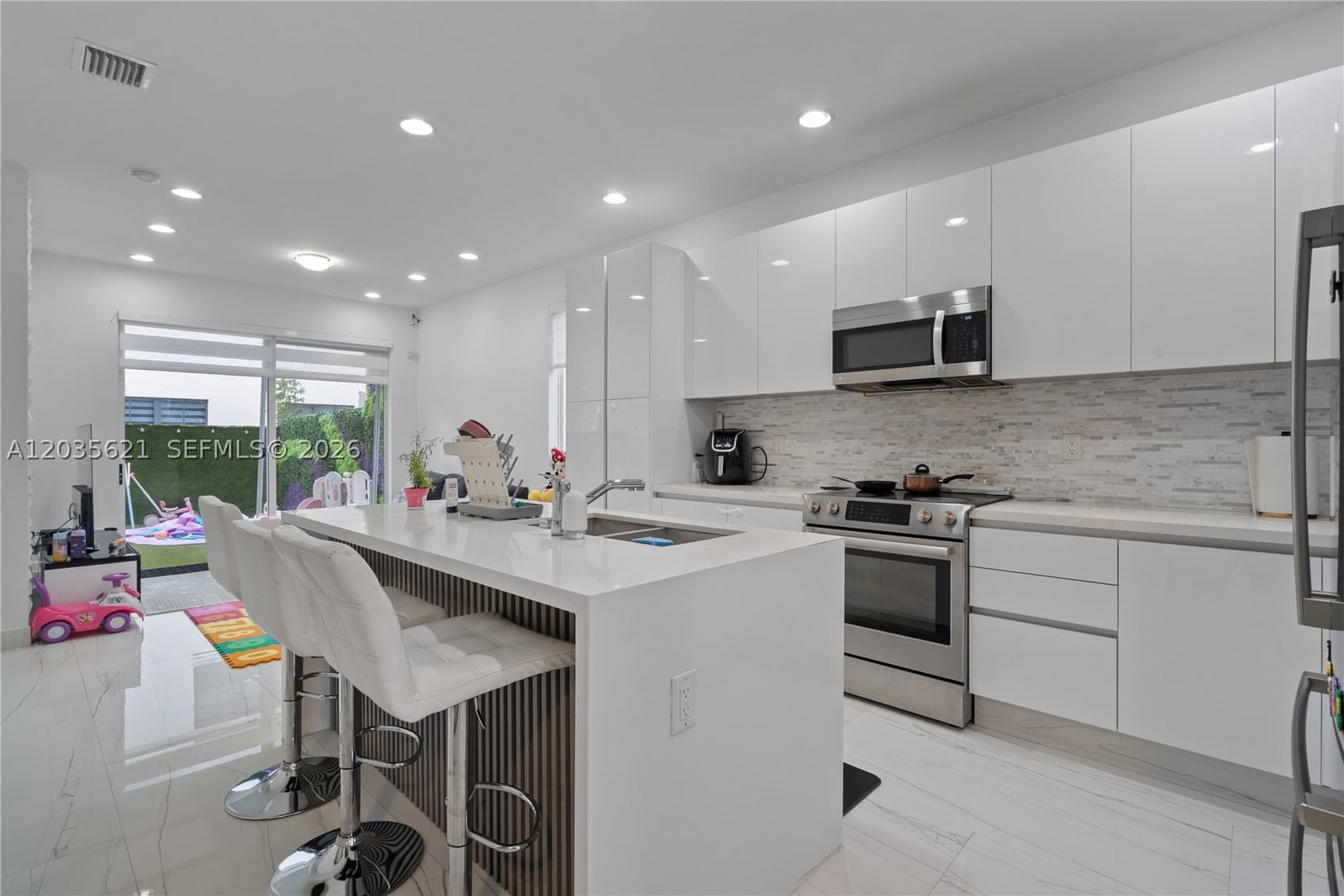 Real estate property located at 10294 71st Ter, Miami-dade, Doral Palms North, Doral, FL