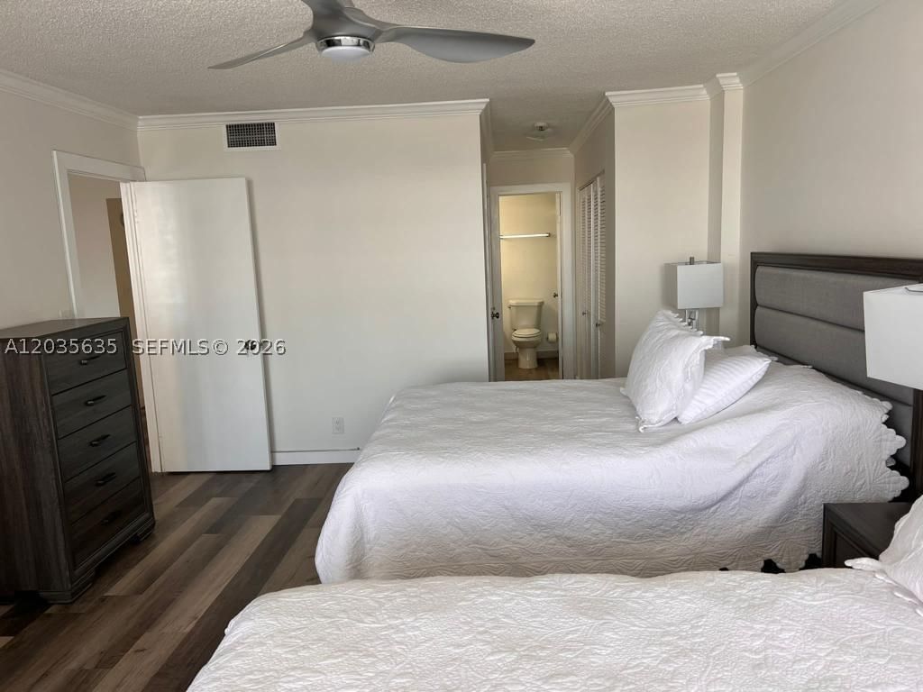Real estate property located at 3800 Ocean Dr #1808, Broward, Hallmark Of Hollywood Con, Hollywood, FL