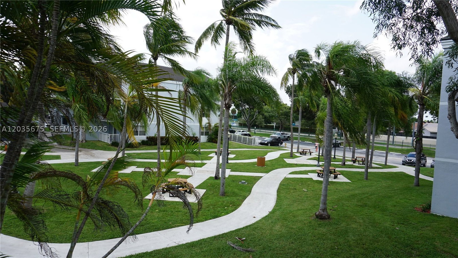 Real estate property located at 8600 212th St #208, Miami-dade, Le Club At Old Cutler Con, Cutler Bay, FL