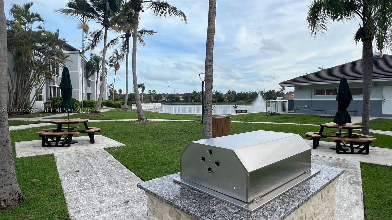 Real estate property located at 8600 212th St #208, Miami-dade, Le Club At Old Cutler Con, Cutler Bay, FL