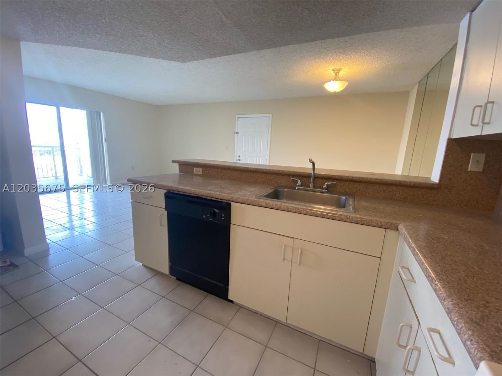 Real estate property located at 8600 212th St #208, Miami-dade, Le Club At Old Cutler Con, Cutler Bay, FL