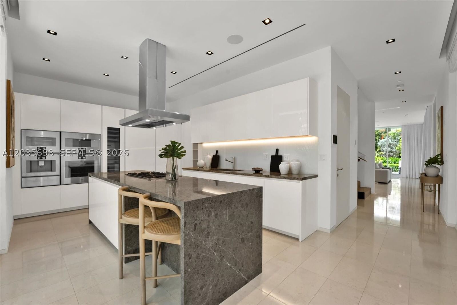 Real estate property located at 810 47 CT, Miami-dade, 4701 North Meridian Condo, Miami Beach, FL