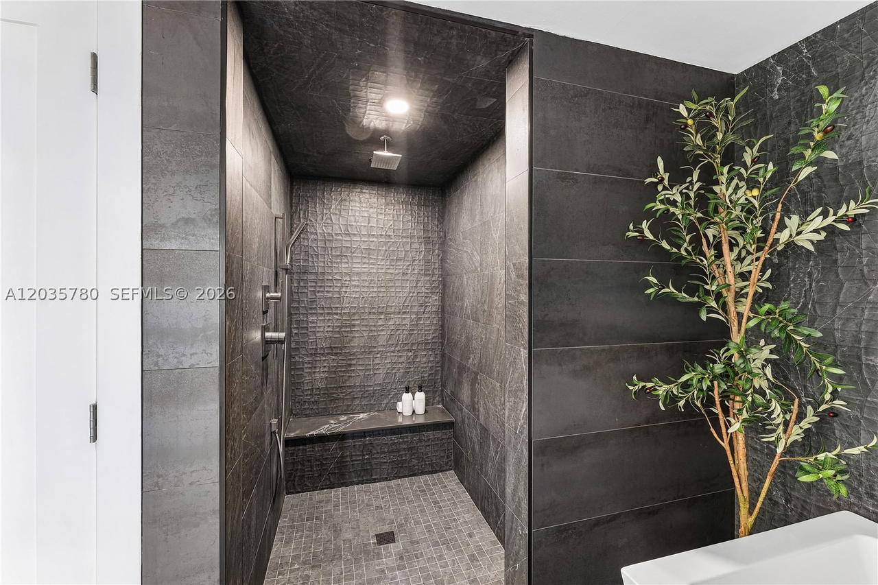 Real estate property located at 333 Las Olas Way #3503, Broward, Las Olas River House Cond, Fort Lauderdale, FL