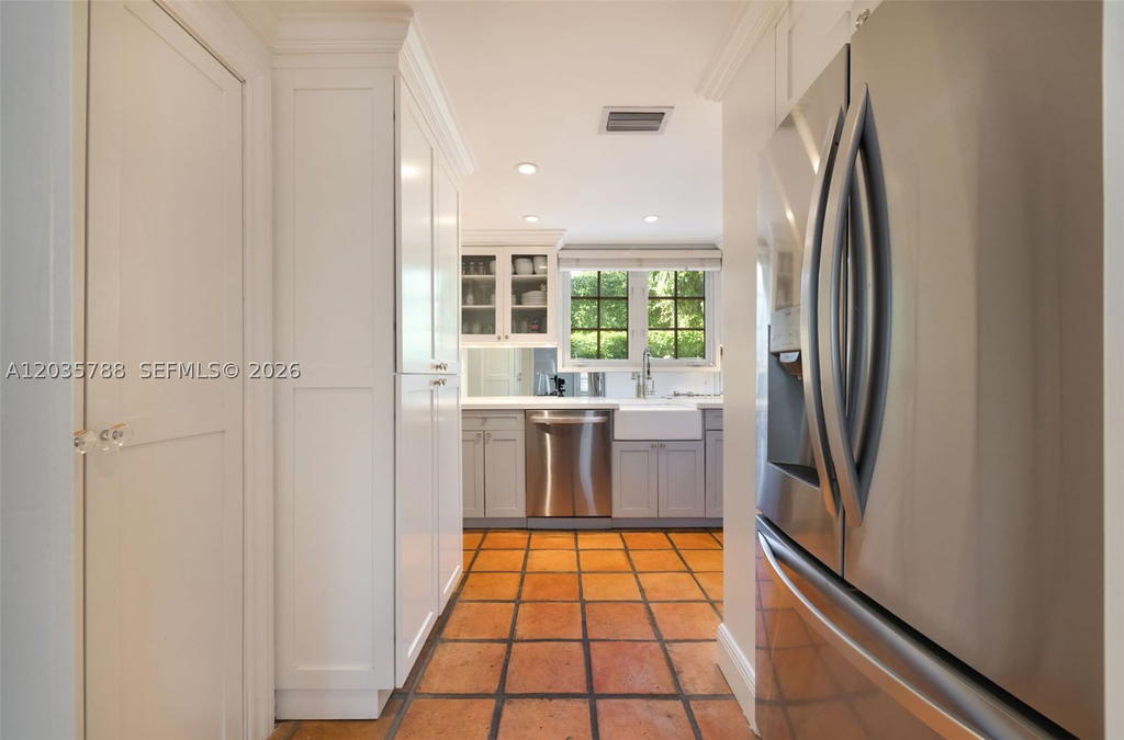 Real estate property located at 408 Viscaya Ave, Miami-dade, The French Village, Coral Gables, FL