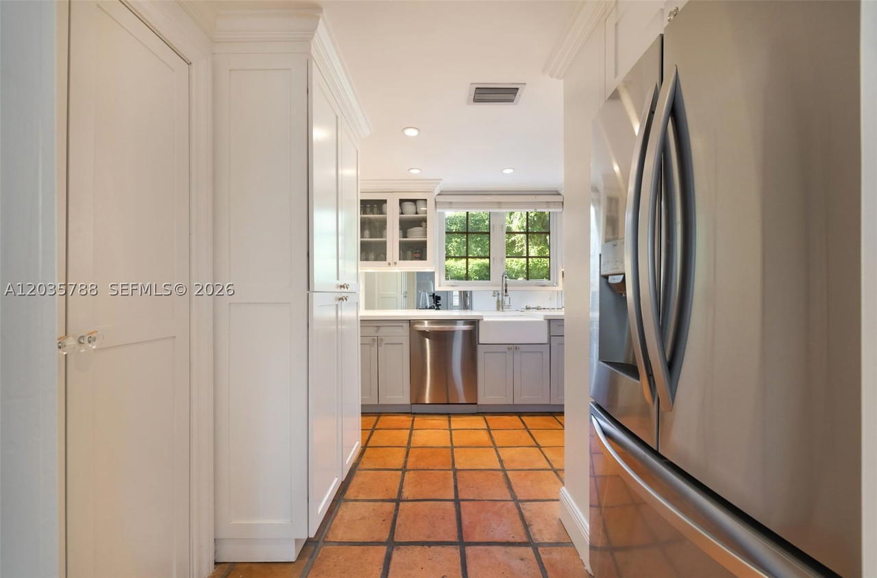 Real estate property located at 408 Viscaya Ave, Miami-dade, The French Village, Coral Gables, FL