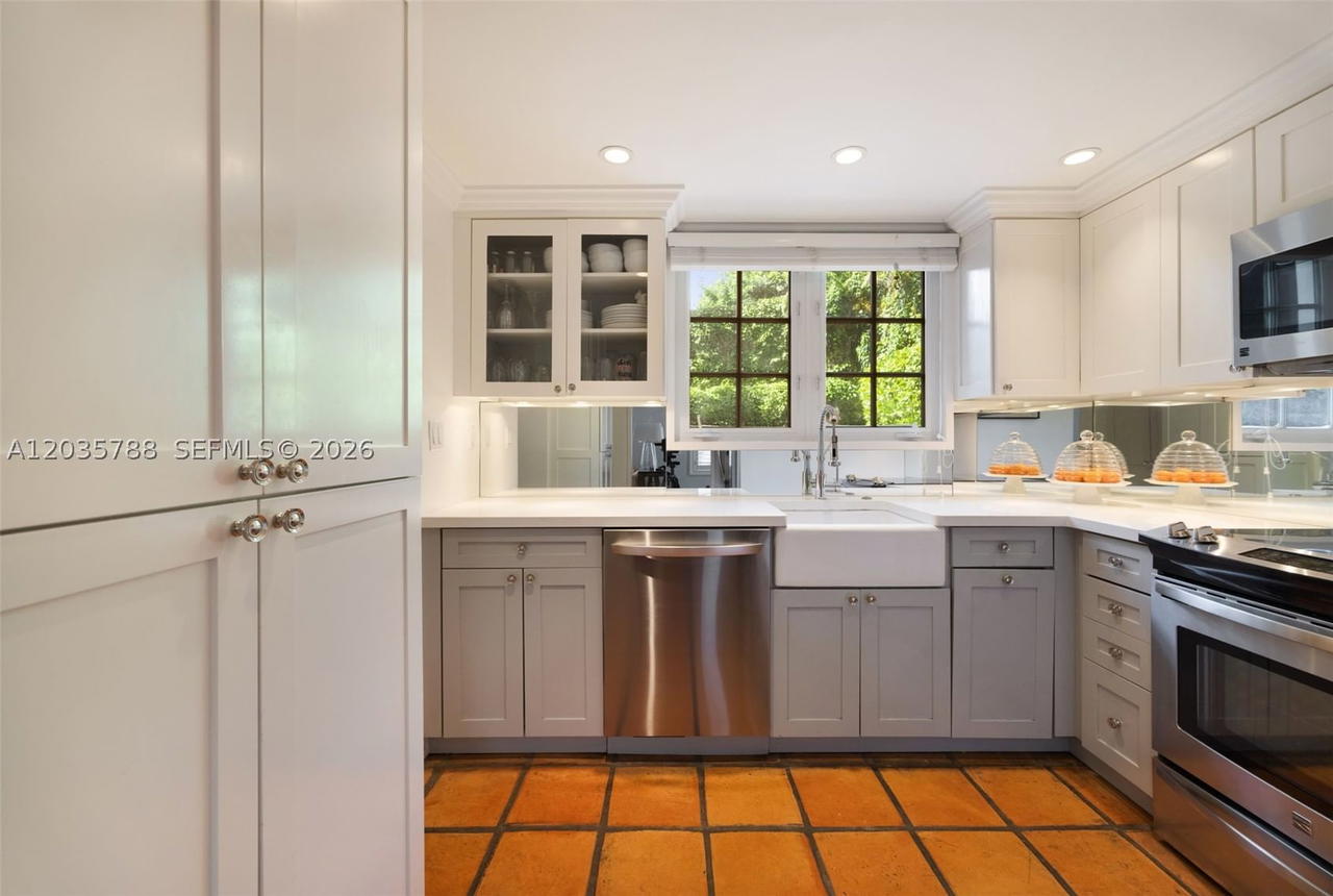 Real estate property located at 408 Viscaya Ave, Miami-dade, The French Village, Coral Gables, FL