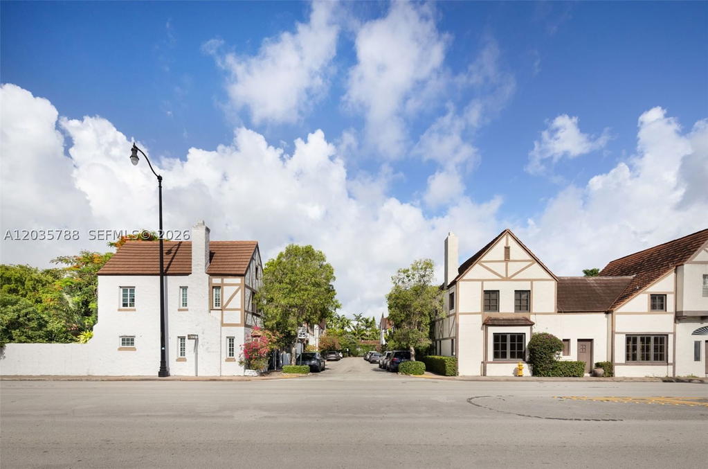 Real estate property located at 408 Viscaya Ave, Miami-dade, The French Village, Coral Gables, FL
