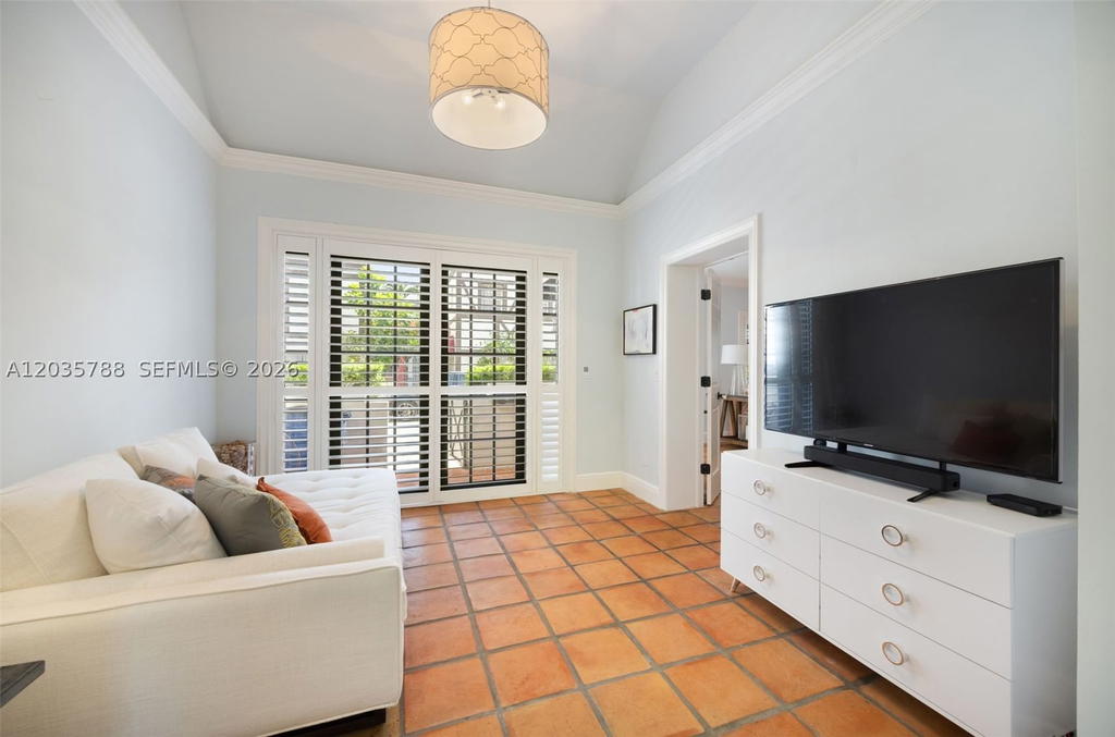 Real estate property located at 408 Viscaya Ave, Miami-dade, The French Village, Coral Gables, FL