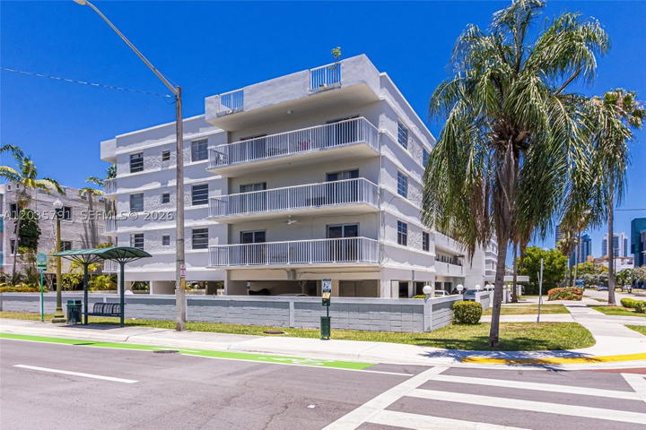 Real estate property located at 3527 168th St #309, Miami-dade, Sunshores Condo, North Miami Beach, FL