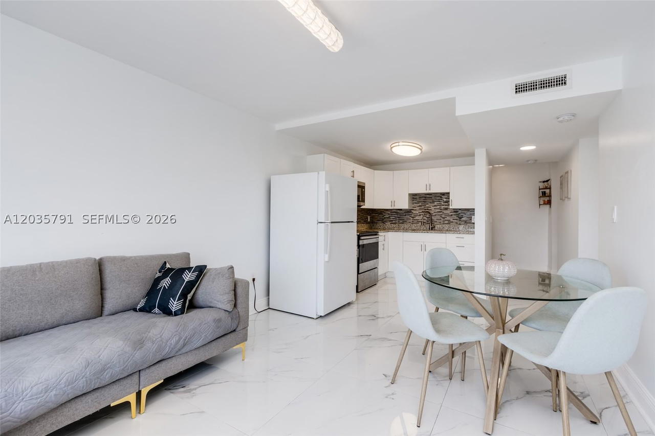 Real estate property located at 3527 168th St #309, Miami-dade, Sunshores Condo, North Miami Beach, FL