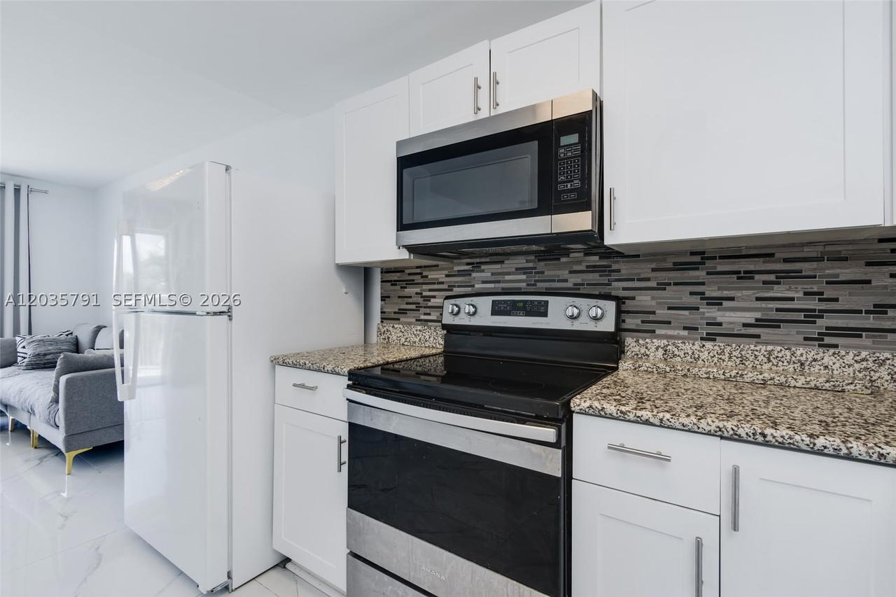 Real estate property located at 3527 168th St #309, Miami-dade, Sunshores Condo, North Miami Beach, FL