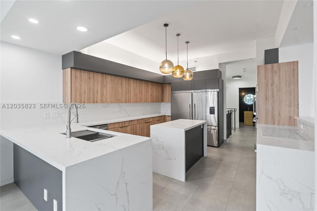 Real estate property located at 3801 207th St TH6, Miami-dade, One Island Place Condo 1, Aventura, FL
