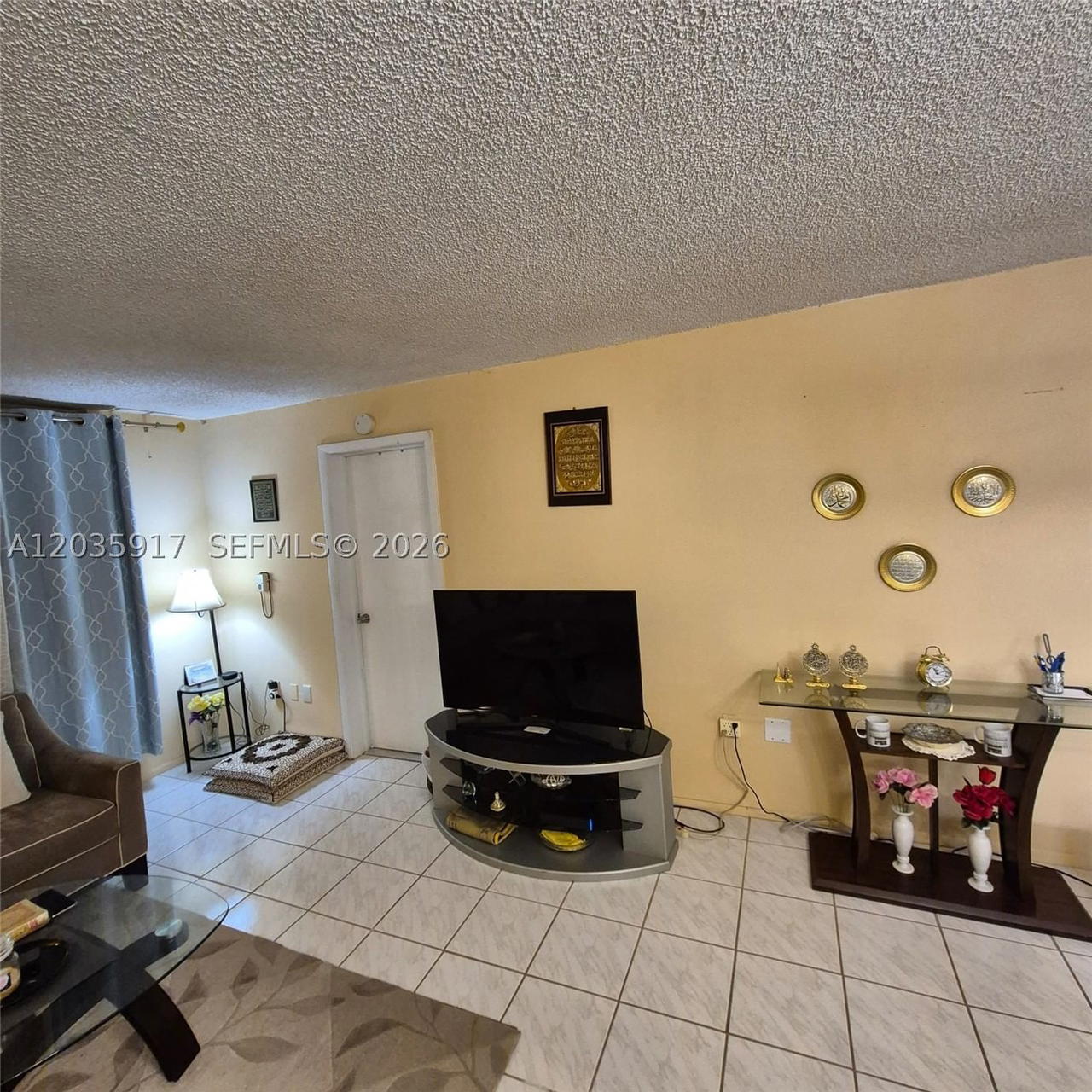 Real estate property located at 8460 Sunrise Lakes Blvd #210, Broward, Sunrise Lakes 52 Condo, Sunrise, FL
