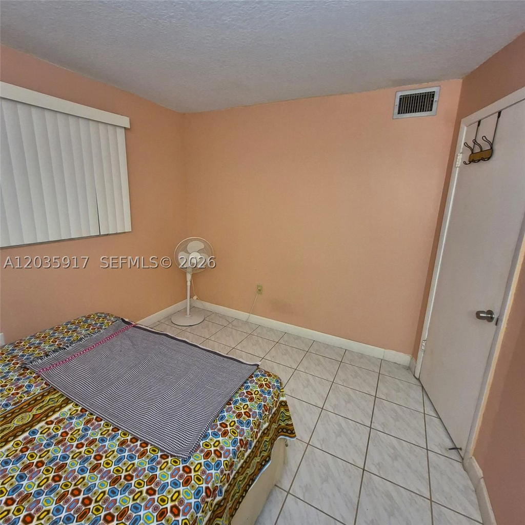 Real estate property located at 8460 Sunrise Lakes Blvd #210, Broward, Sunrise Lakes 52 Condo, Sunrise, FL