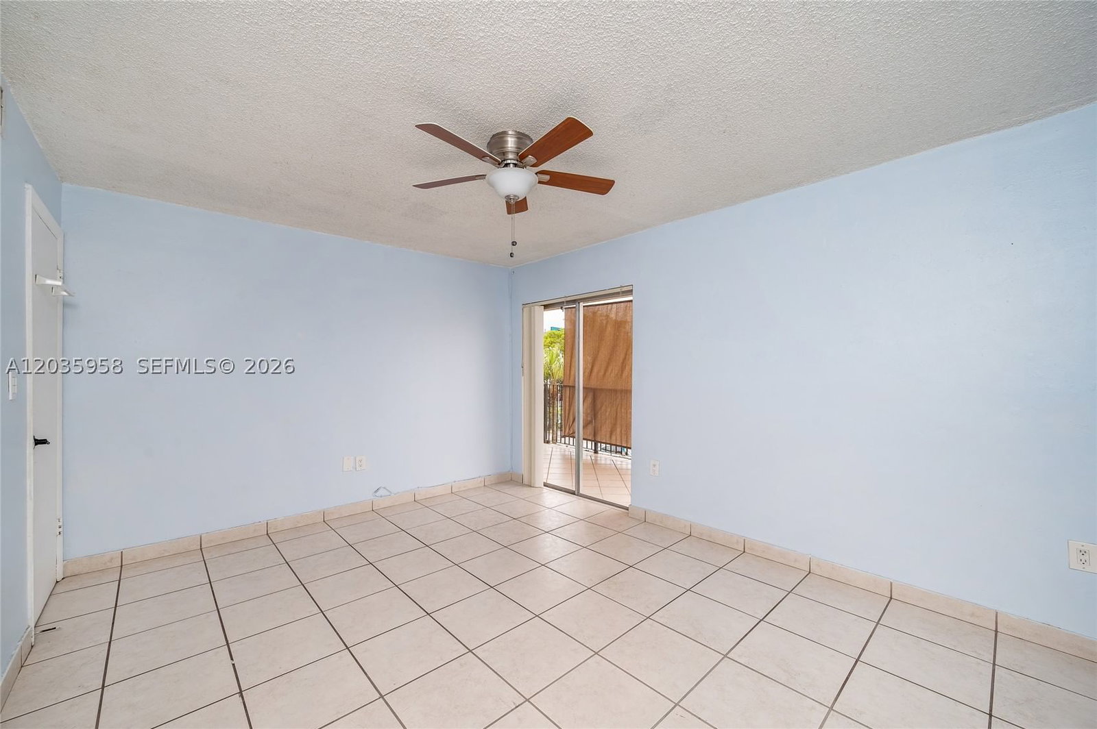 Real estate property located at 1910 56th St #3219, Miami-dade, Palm-west Gardens Condo, Hialeah, FL