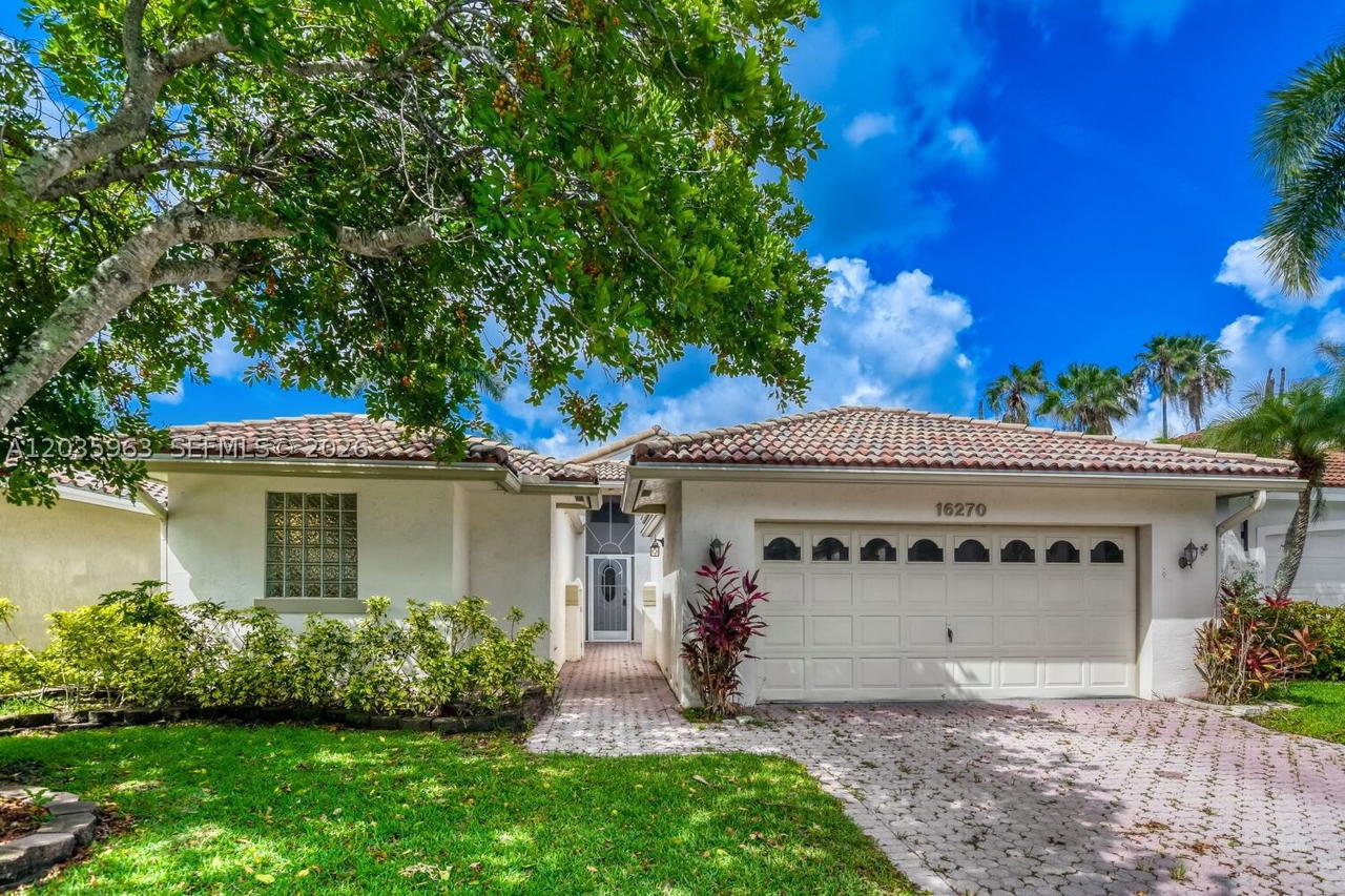 Real estate property located at 16270 La Costa Dr, Broward, Bonaventure 82-43 B, Weston, FL