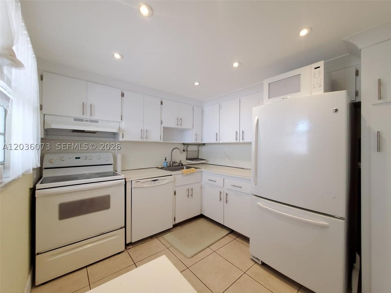 Real estate property located at 7900 Tatum Waterway Dr #502, Miami-dade, Waterway Plaza Condo, Miami Beach, FL