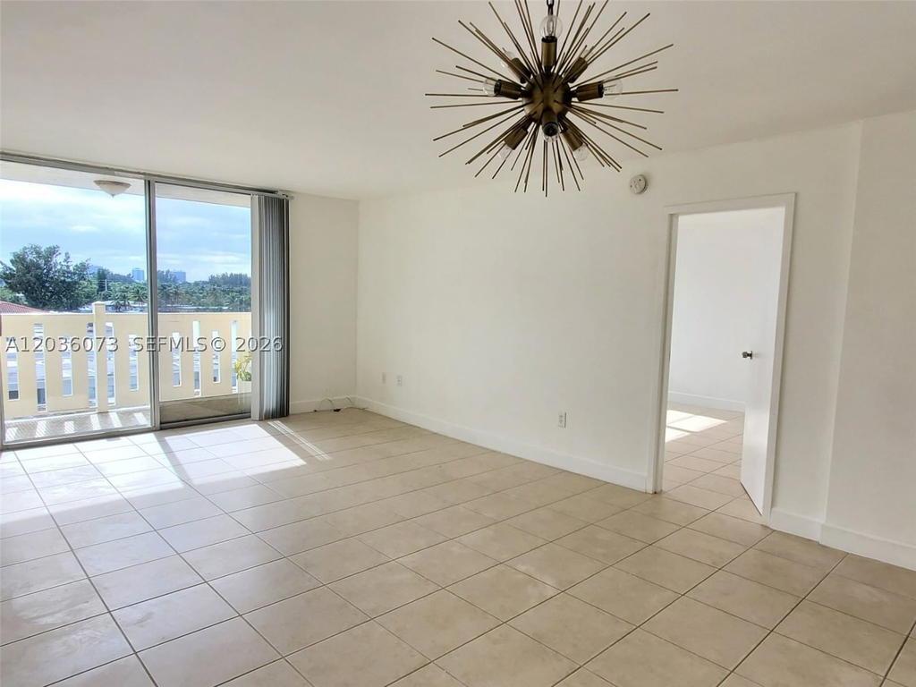 Real estate property located at 7900 Tatum Waterway Dr #502, Miami-dade, Waterway Plaza Condo, Miami Beach, FL