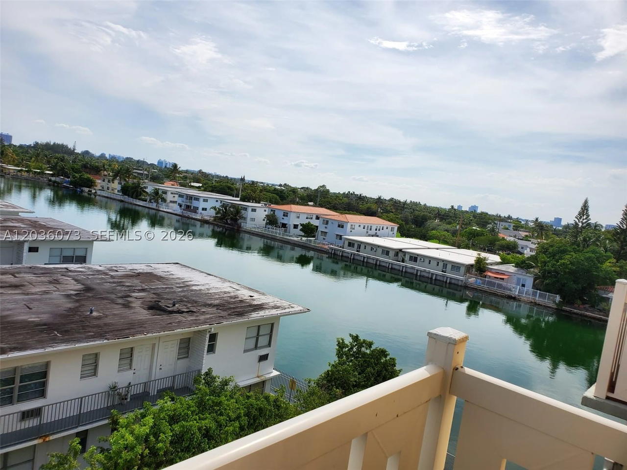 Real estate property located at 7900 Tatum Waterway Dr #502, Miami-dade, Waterway Plaza Condo, Miami Beach, FL