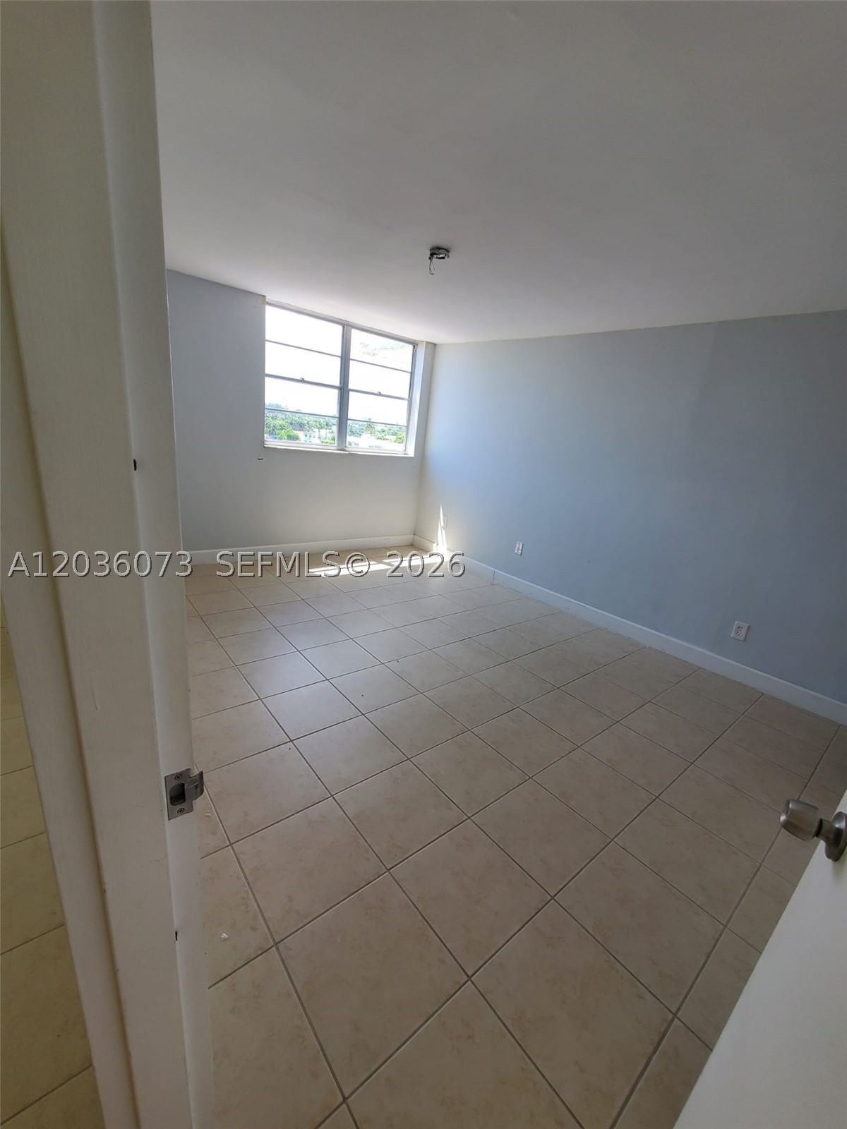 Real estate property located at 7900 Tatum Waterway Dr #502, Miami-dade, Waterway Plaza Condo, Miami Beach, FL