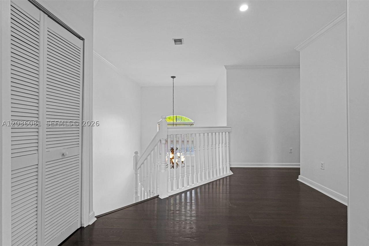 Real estate property located at 11258 47th Ln, Miami-dade, Biarritz Sub Phase 2, Doral, FL