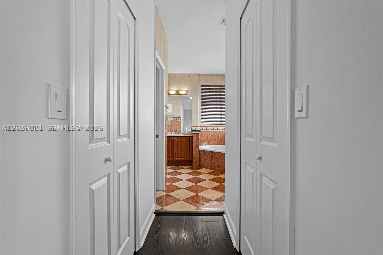 Real estate property located at 11258 47th Ln, Miami-dade, Biarritz Sub Phase 2, Doral, FL