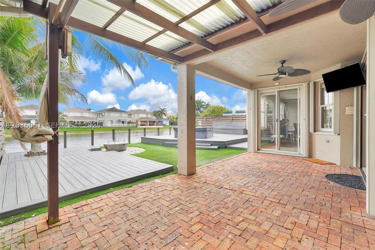 Real estate property located at 11258 47th Ln, Miami-dade, Biarritz Sub Phase 2, Doral, FL