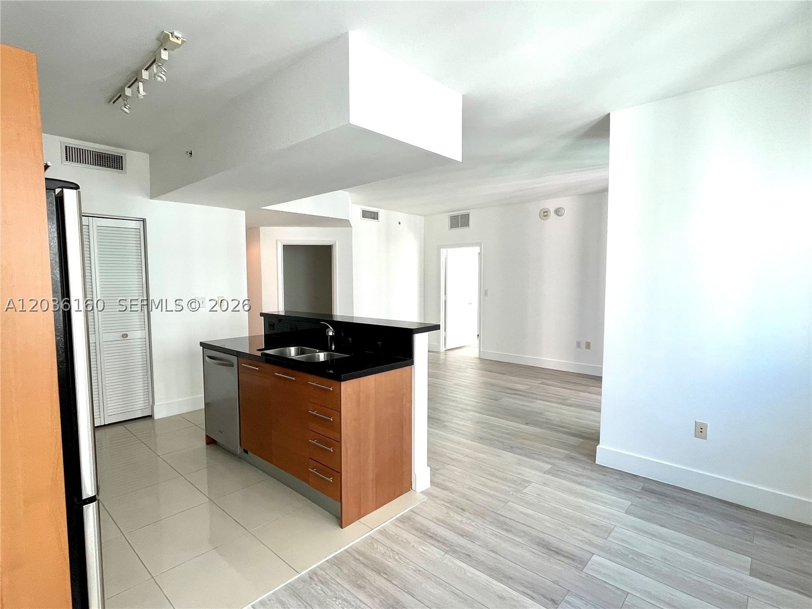 Real estate property located at 253 2nd St #2108, Miami-dade, Vizcayne South Condo, Miami, FL