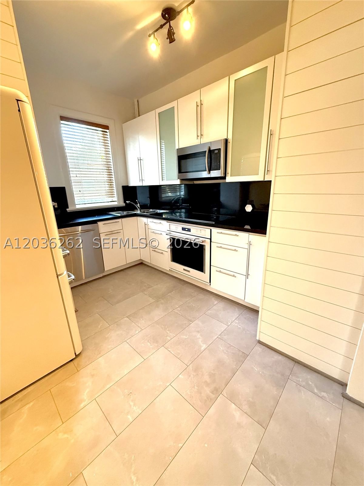 Real estate property located at 900 16th St #108, Miami-dade, The Esplanade Beach Condo, Miami Beach, FL