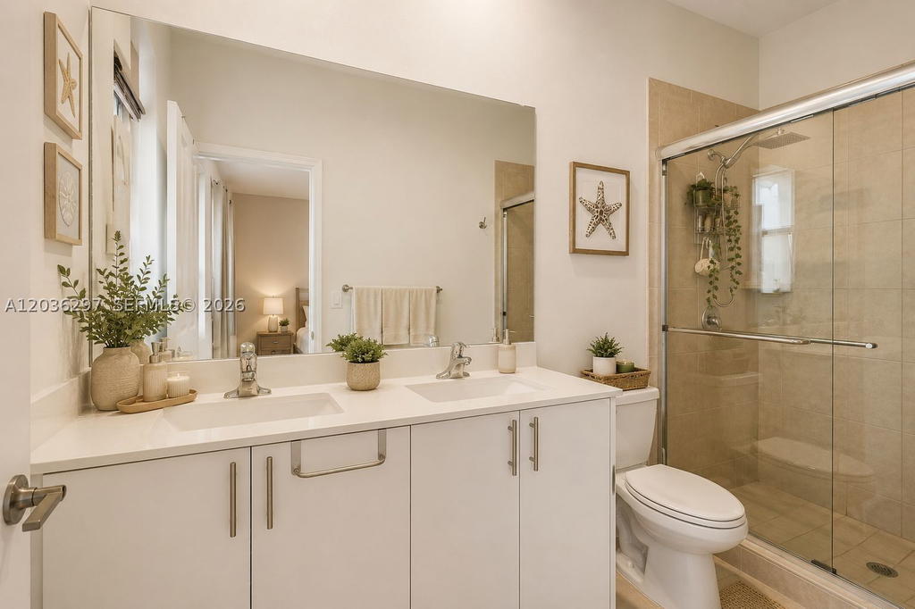 Real estate property located at 592 203rd Ter, Miami-dade, Vista Lago, Miami Gardens, FL