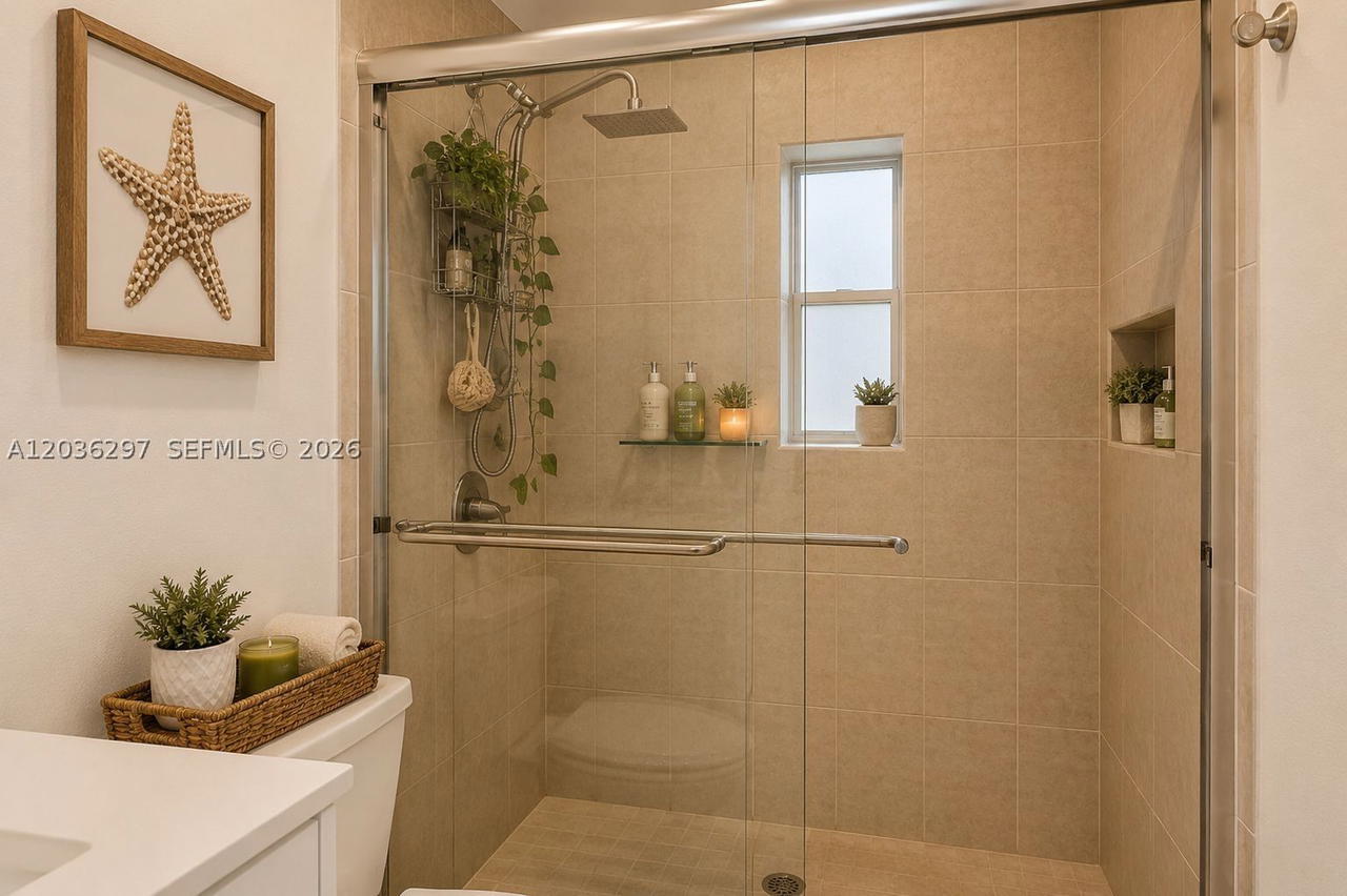 Real estate property located at 592 203rd Ter, Miami-dade, Vista Lago, Miami Gardens, FL