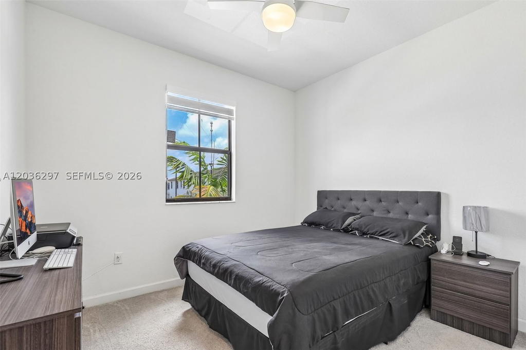 Real estate property located at 592 203rd Ter, Miami-dade, Vista Lago, Miami Gardens, FL