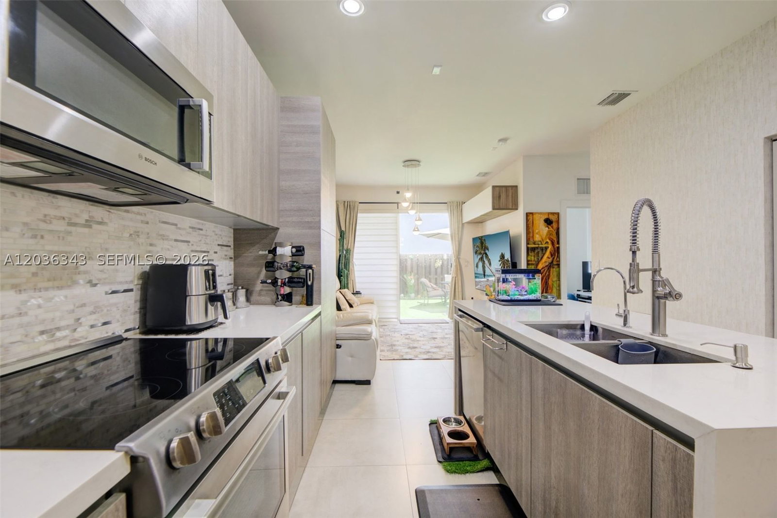 Real estate property located at 7117 103rd Path, Miami-dade, Doral Palms North, Doral, FL