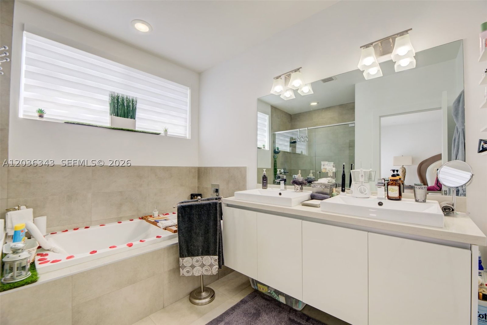 Real estate property located at 7117 103rd Path, Miami-dade, Doral Palms North, Doral, FL