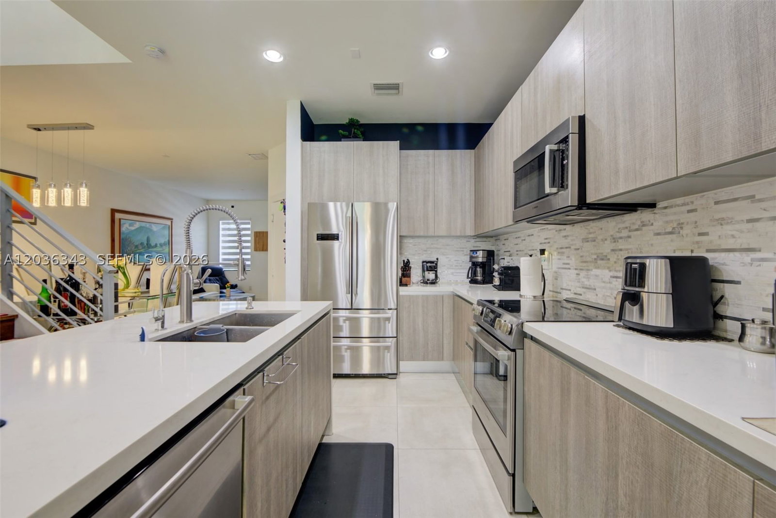 Real estate property located at 7117 103rd Path, Miami-dade, Doral Palms North, Doral, FL
