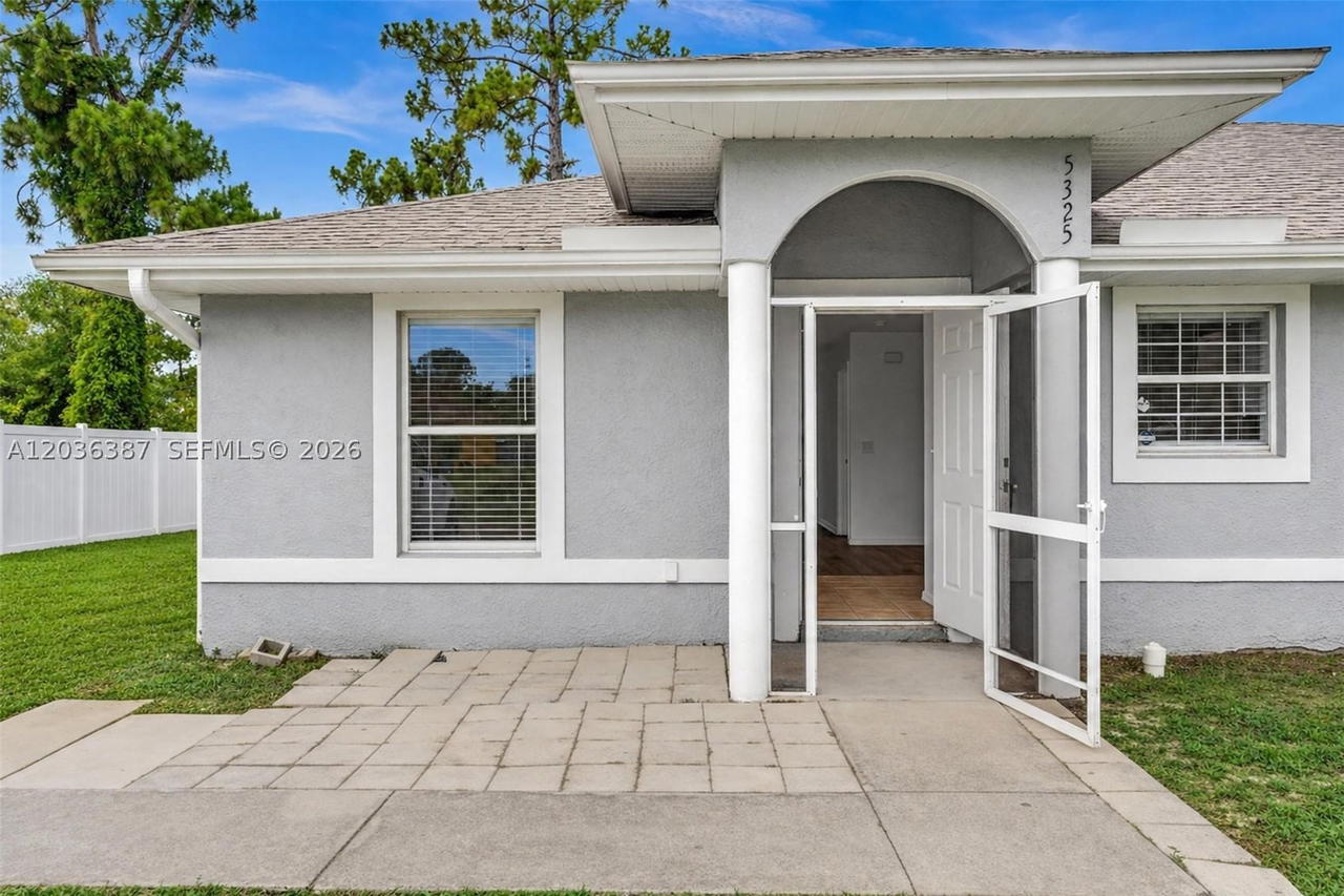 Real estate property located at 5327 30 ST SW, Lee, Lehigh Estates, Lehigh Acres, FL