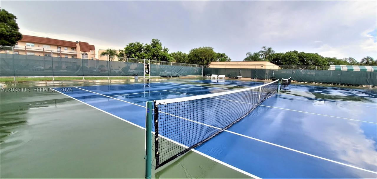 Real estate property located at 9460 Sunrise Lakes Blvd #309, Broward, Sunrise Lakes 132 Condo, Sunrise, FL