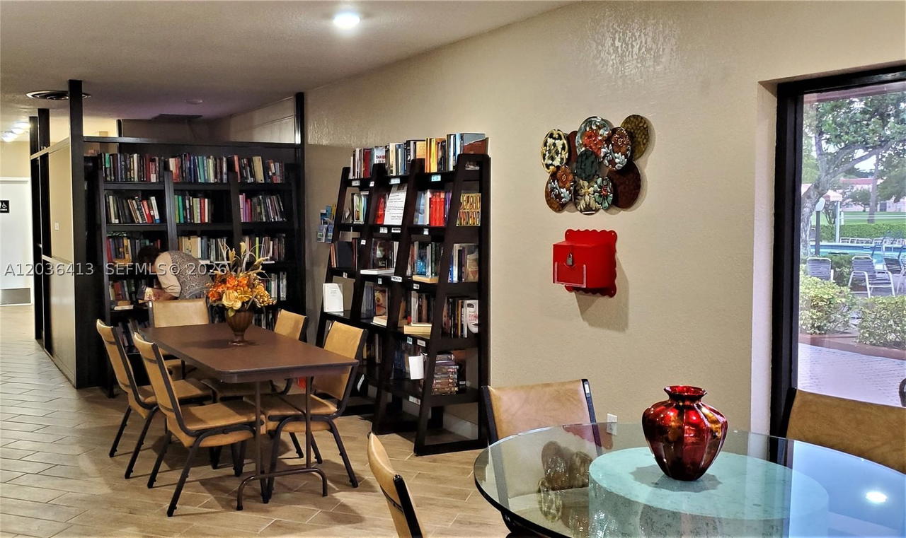 Real estate property located at 9460 Sunrise Lakes Blvd #309, Broward, Sunrise Lakes 132 Condo, Sunrise, FL