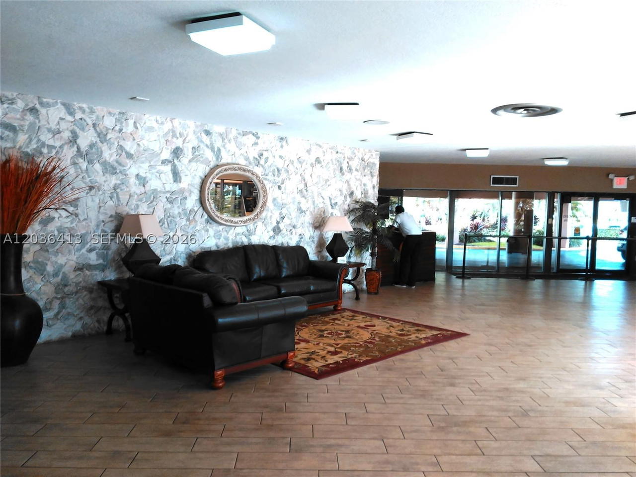 Real estate property located at 9460 Sunrise Lakes Blvd #309, Broward, Sunrise Lakes 132 Condo, Sunrise, FL