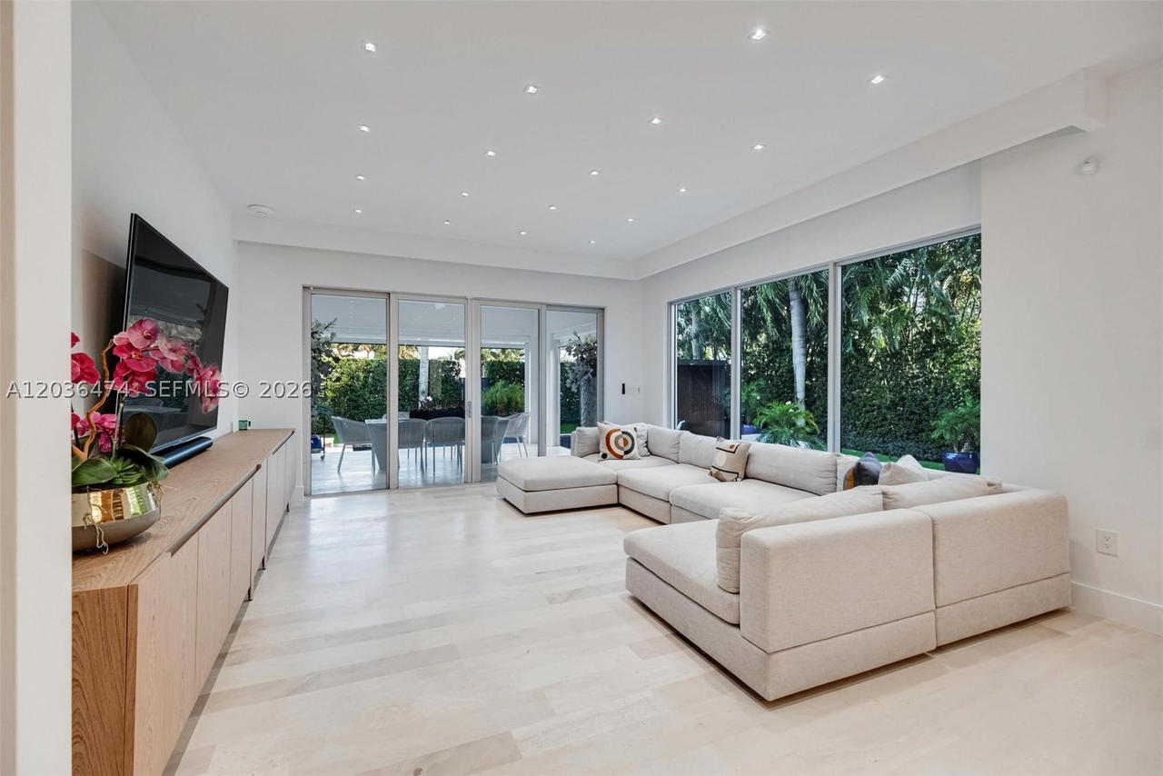 Real estate property located at 470 Shore Dr, Miami-dade, Normandy Golf Course, Miami Beach, FL